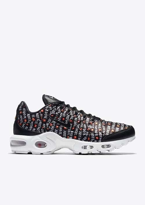 NEW ARRIVALS - Nike Air Max Plus SE W in Black/White/Total Orange £135.00!