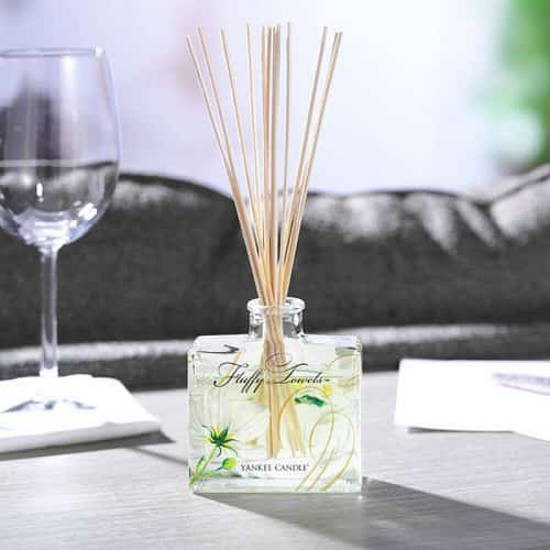 SAVE - Yankee Candle Fluffy Towels Signature Reed Diffuser!