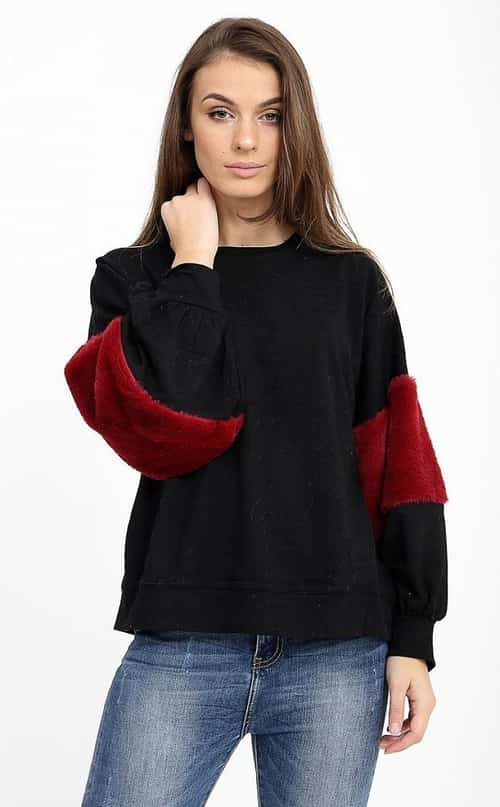 BLACK OVERSIZED SWEATSHIRT WITH FAUX FUR SLEEVES