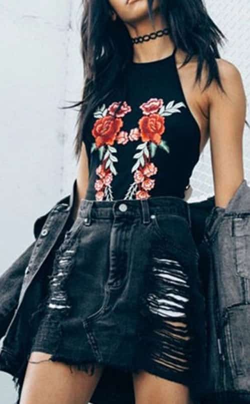 BLACK RED ROSES CROP TOP