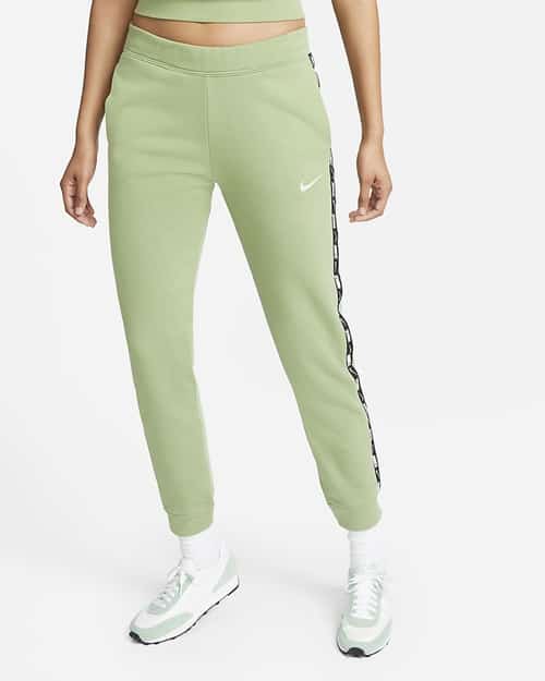 29% OFF - Nike Sportswear Essential!