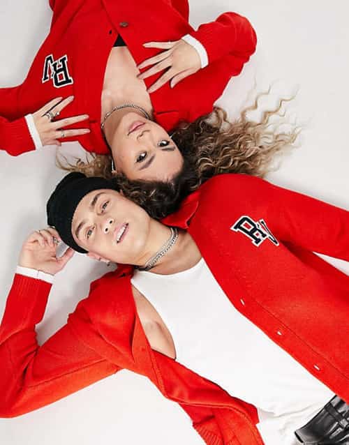 Reclaimed Vintage inspired unisex knitted cardigan with badge logo in red - £35.99!