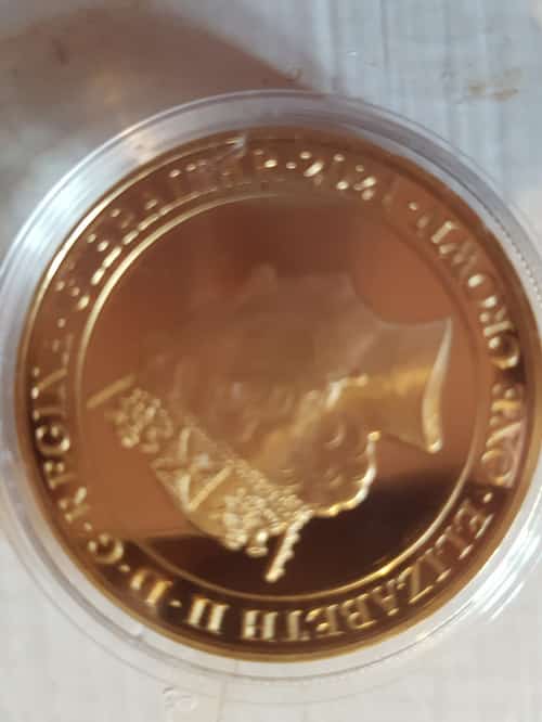 Her Majesty:A Life in Pictures 'Her Birth' Coin