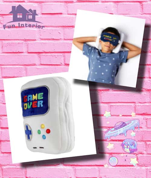 RELAXEAZZZ PLUSH TRAVEL PILLOW & EYE MASK SET - GAME OVER £15.99