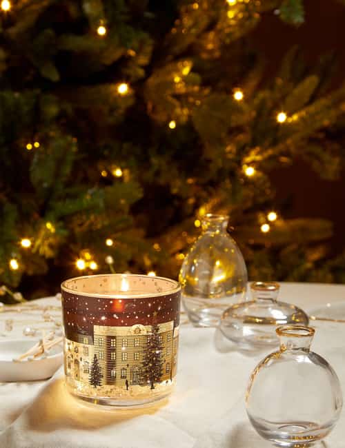 20% off selected Christmas Lights, Trees, Wreaths and Garlands