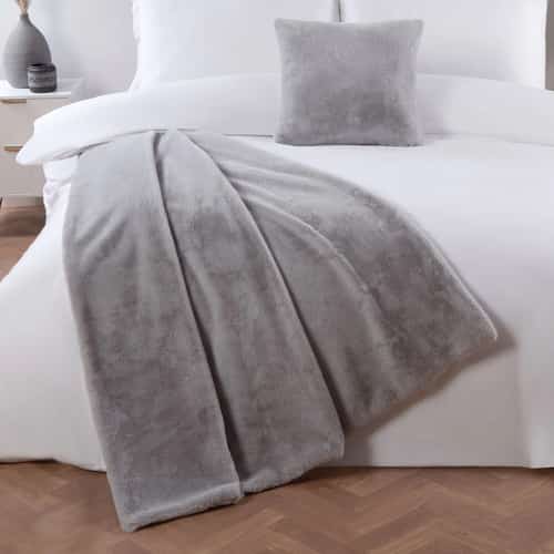 Cosy Nights In. Shop Cosy Home Essentials Now!