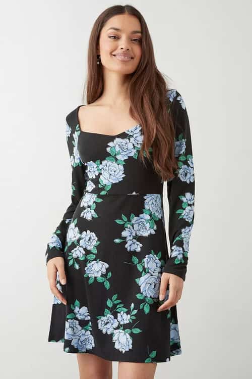 UP TO 50% OFF YOUR SPRING WARDROBE