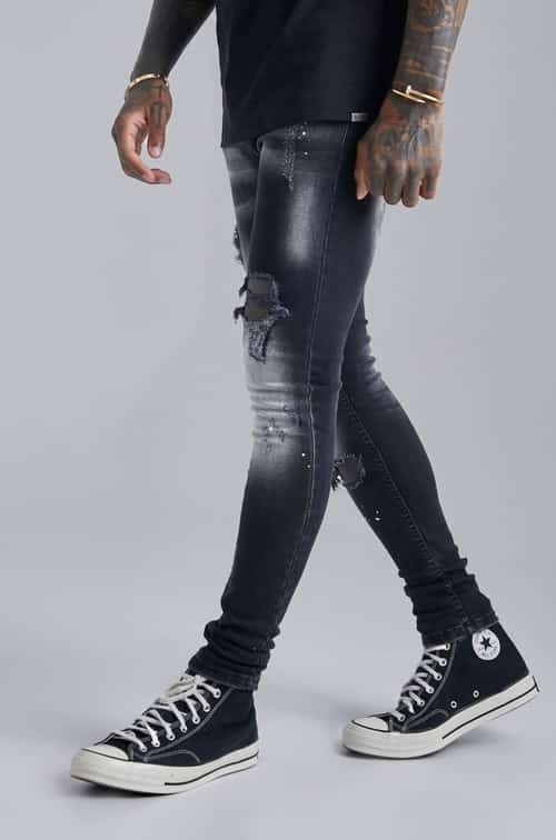 Upgrade your casual style with discounted men's jeans!