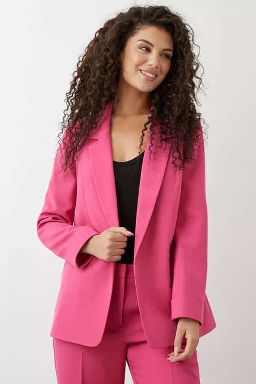 Upgrade your outerwear game with our sale on coats and jackets!