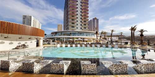 Last-Minute Luxury Experiences: Treat Yourself to Unforgettable Getaways