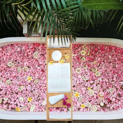 Enjoy 20% Off Bath Caddy Tray: Bath Time Luxury - Limited Time Offer!