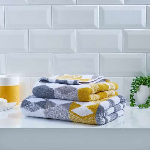 Wrap Yourself in Savings: Up to 50% Off on Towels!