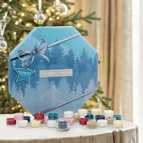 WIN this Yankee Candle Christmas 2023 Advent Wreath