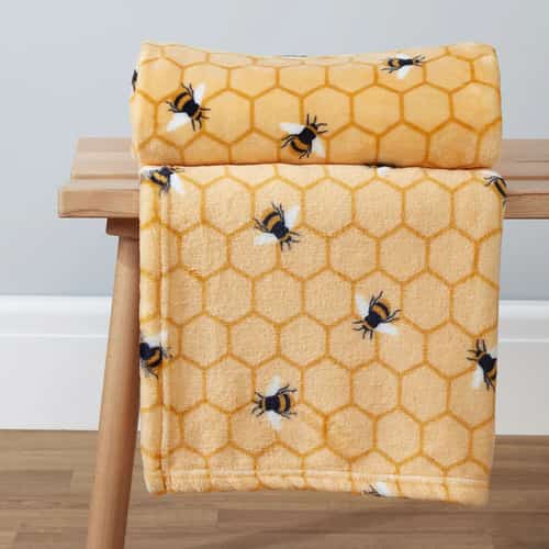 Up to 70% Off! Add the Perfect Finishing Touch to Your Bed or Living Room with a Stylish Throw!