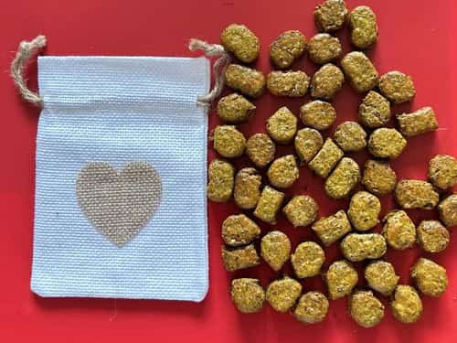 50 doggy training bite sized treats. In handy carry pouch. Please read item description fully