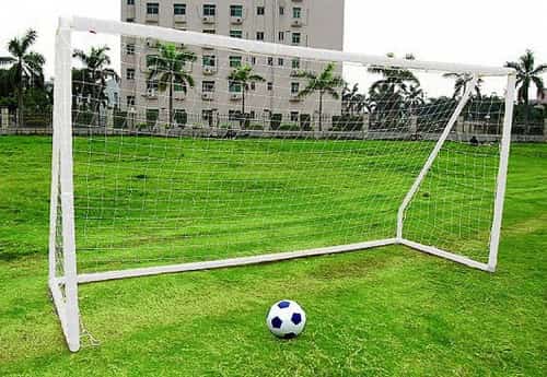 £50 off these Medium 10ft x 6ft football goal