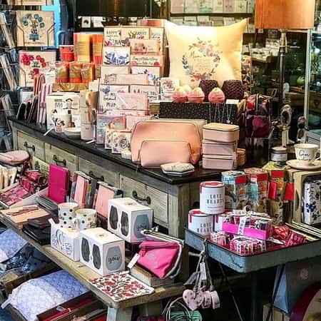 The perfect table for all your “I have the best mum in the world and really need to spoil her” gifts