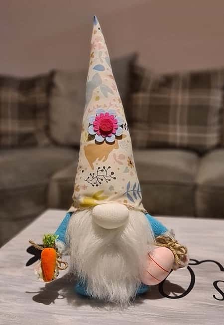 Easter gonk gnome with egg and carrot