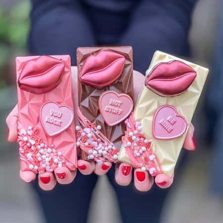 £19.99 Free UK Delivery - Set of 3 Cupid’s Bow Valentines Chocolate Bars Personalised