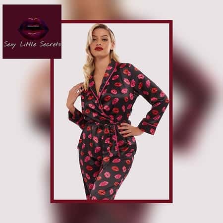 Kiss printed wrap tie pyjamas