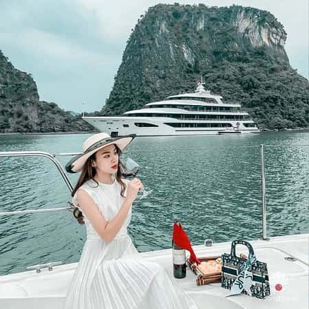LUXURY Halong Bay 2 Days 1 Nights on Scarlet Pearl Cruise 5***** from Hanoi in Vietnam
