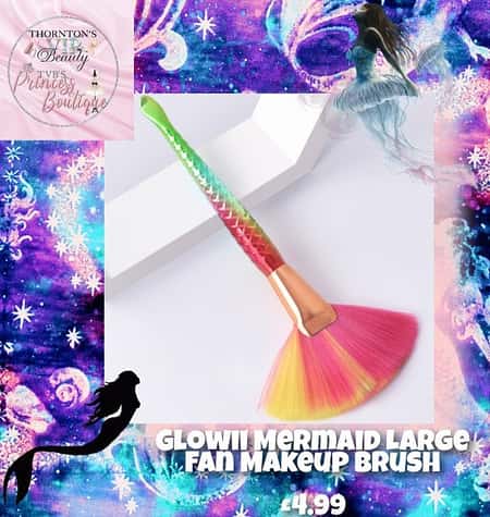 Glowii Mermaid Large Fan Makeup Brush £4.99