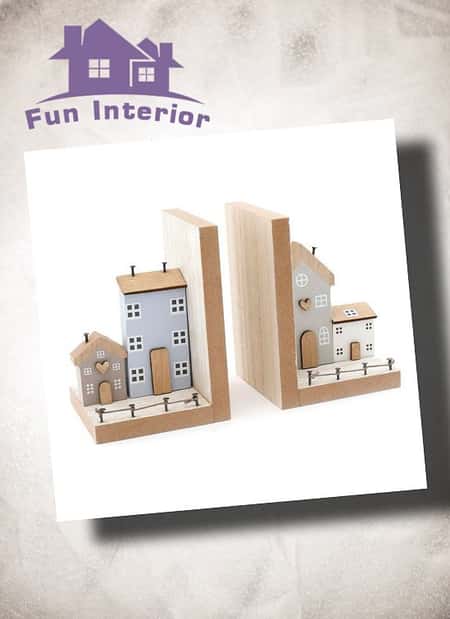 WOODEN HOUSES BOOKEND SET £22.99