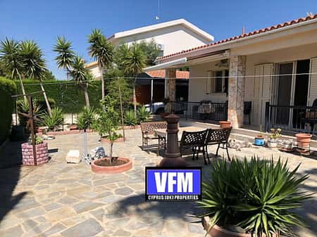 3 BEDROOM BUNGALOW WITH POOL IN SOUNI, LIMASSOL - CYPRUS 385,000/£325,000 EURO/GBP