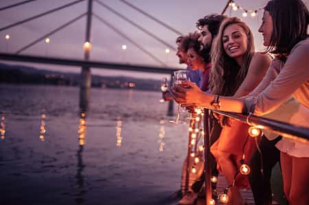 80s 90s Summer Boat Party | Welcome Drink