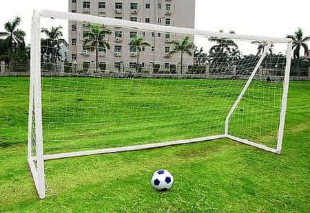 £50 off these Medium 10ft x 6ft football goal