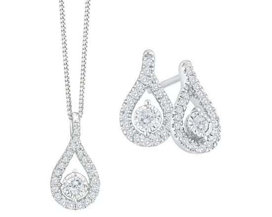 HALF PRICE! 9ct White Gold 1/3ct Diamond Earrings & Pendant Set