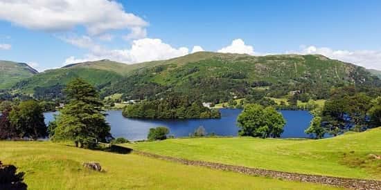 SAVE OVER £100 on this Lake District getaway for 2 with Dinner & Extras!