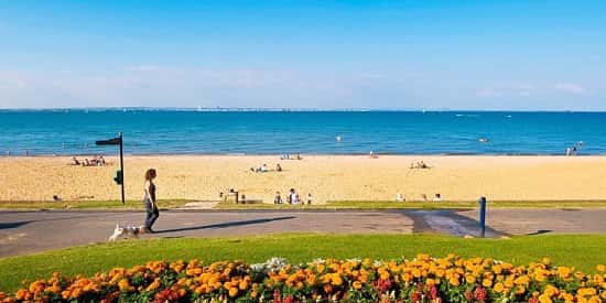 HALF PRICE - 2-night Isle of Wight stay for 2 with Sea Views & Meals!