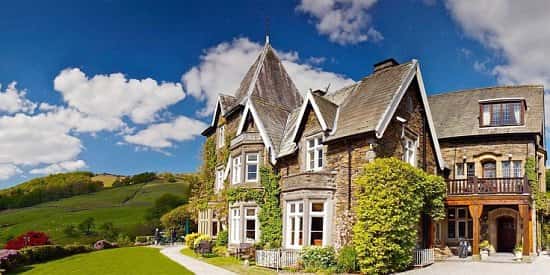 SAVE up to 34% on this Gourmet Retreat for 2 with Meals, Extras & Lake Windermere views - £199