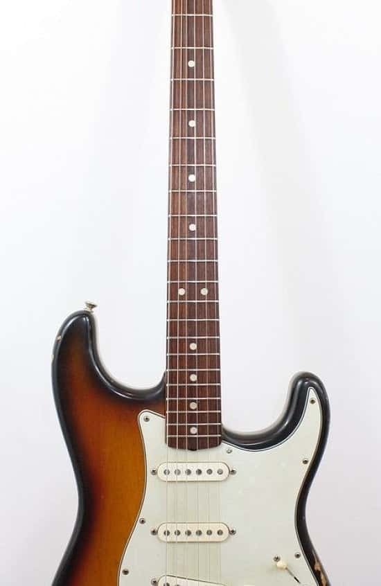 View classic guitars online - 1969 Fender Stratocaster!