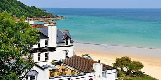 50% OFF - Cornwall, St Ives getaway for 2 with Meals & Wine!