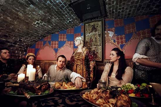 20% OFF Medieval Banquet in London for 2 with Prosecco!
