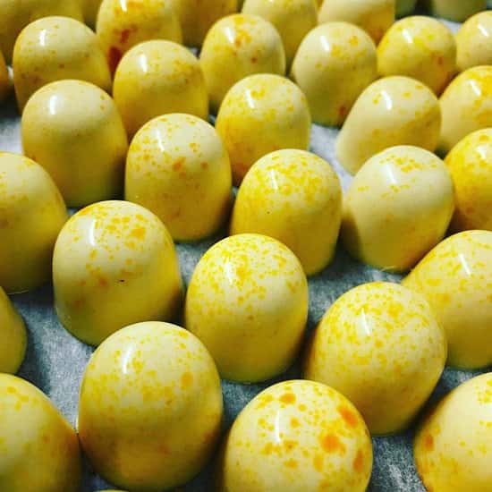 Bringing you the taste of summer with our very special passion fruit chocolates!