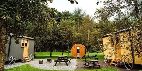 ONLY £59 for Lancashire shepherd's hut stay for 4 - SAVE 55%!
