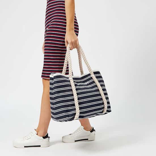 Save OVER 25% OFF Superdry Women's Bayshore Stripe Beach Tote Bag - Navy/White!