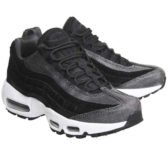 SAVE £40 on these Nike Air Max 95 Trainers!