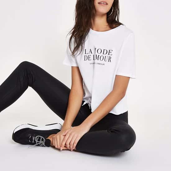 SEASONAL OFFERS - White 'La Mode' print tie crop T-shirt!