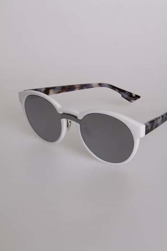 WHITE/LEAOPARD FRAMED ROUND SUNGLASSES IN CRYSTAL WITH TINT LENS