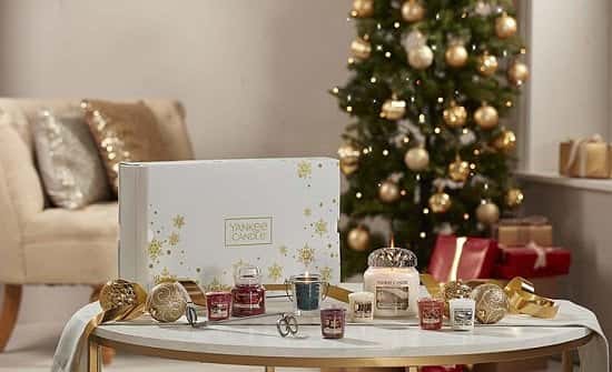 WIN an 11 Piece Yankee Candle Christmas Gift Set with Scented Candles & Accessories!
