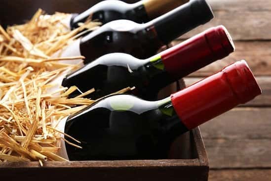 Join the Doorstep Dozen wine club and discover superb new wine, hand-picked by our experts.