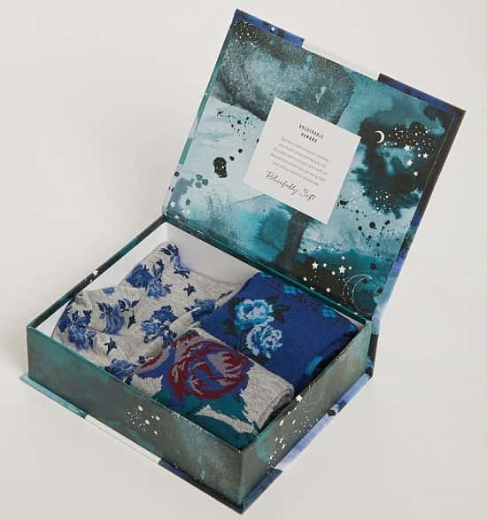Send organic and sustainable gifts -  WOMEN'S FLORAL BAMBOO UNDERWEAR & SOCKS GIFT SET, £21.95!