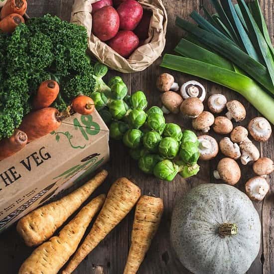 SALE - Organic 100% UK veg box!
