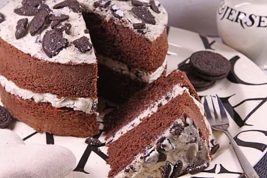Try the Cookies and Cream Cake for just £15.25!