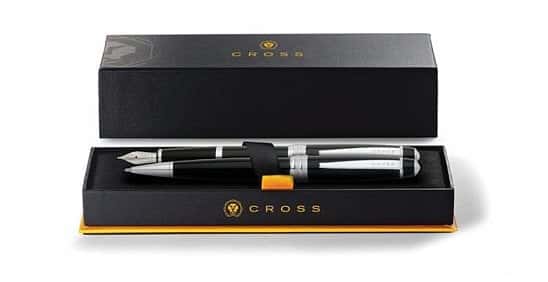 Shop Gift Sets from Cross, perfect for Christmas: Bailey Black Lacquer Ballpoint Pen & Fountain Pen!