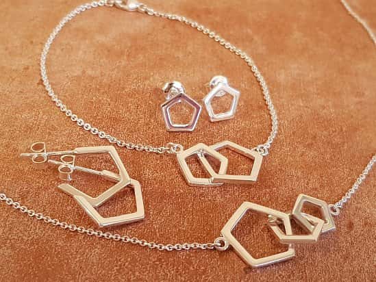 SAVE 20% ON THIS GORGEOUS NECKLACE FROM CALLIBEAU JEWELLERY - SNIZL EXCLUSIVE